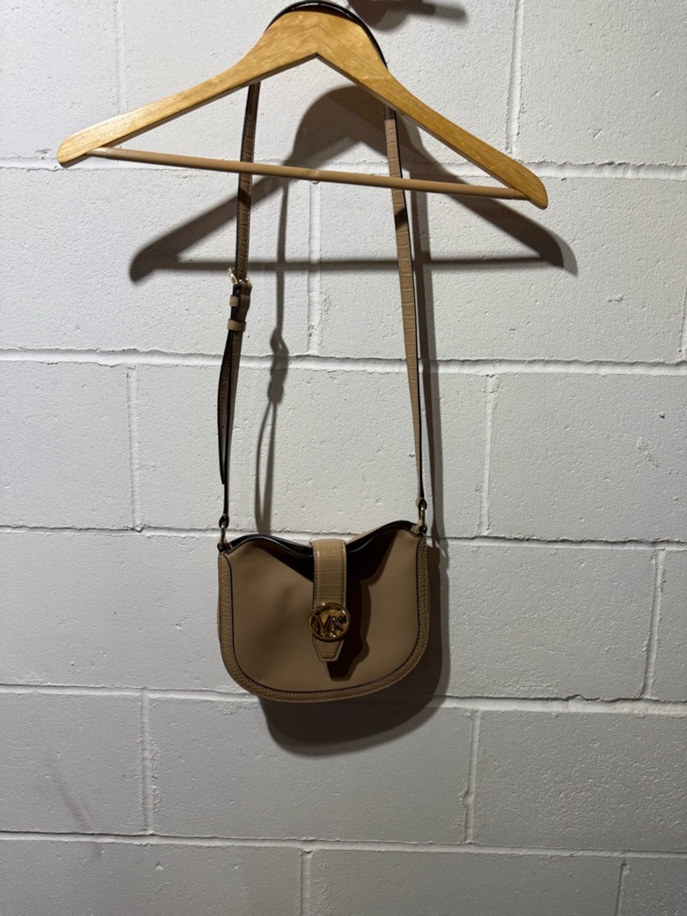 Michael Kors Beige Leather Crossbody with Gold Logo